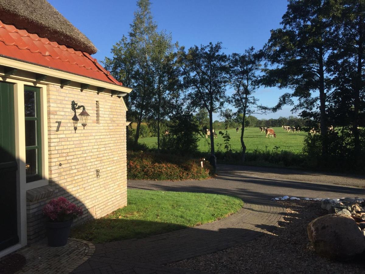B&B Ut En Thus Sweagerbosk Bagian luar foto