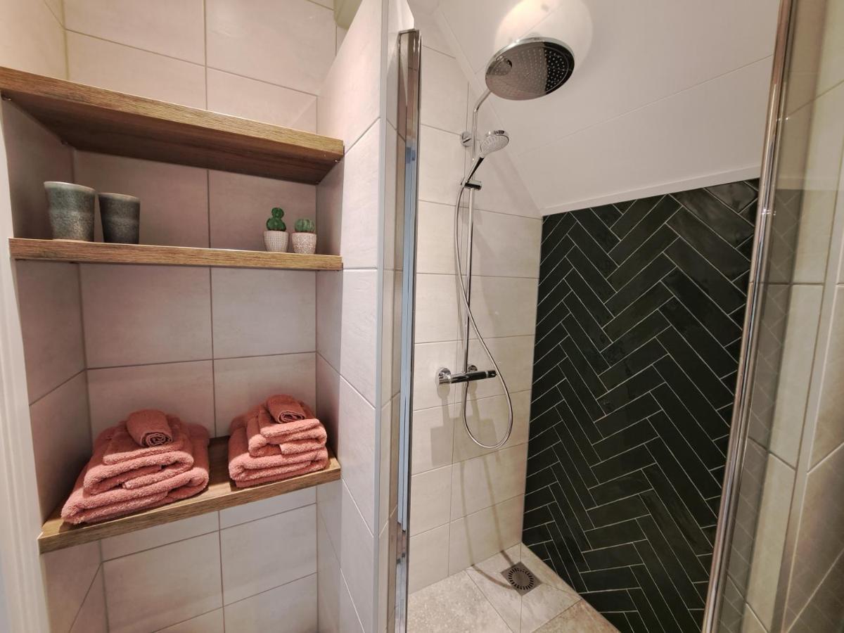 B&B Ut En Thus Sweagerbosk Bagian luar foto